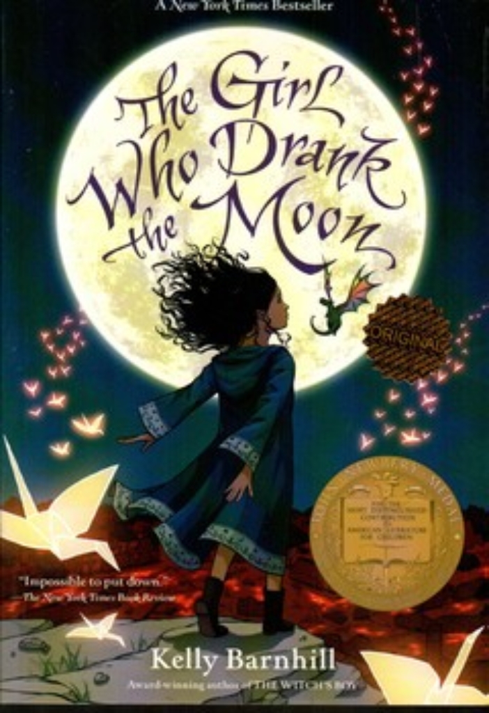 تصویر  The Girl Who Drank The Moon (رقعی-شمیز)
